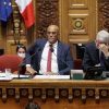 le sénateur guadeloupéen Dominique Théophile, qui a déposé le 1er octobre une proposition de loi constitutionnelle